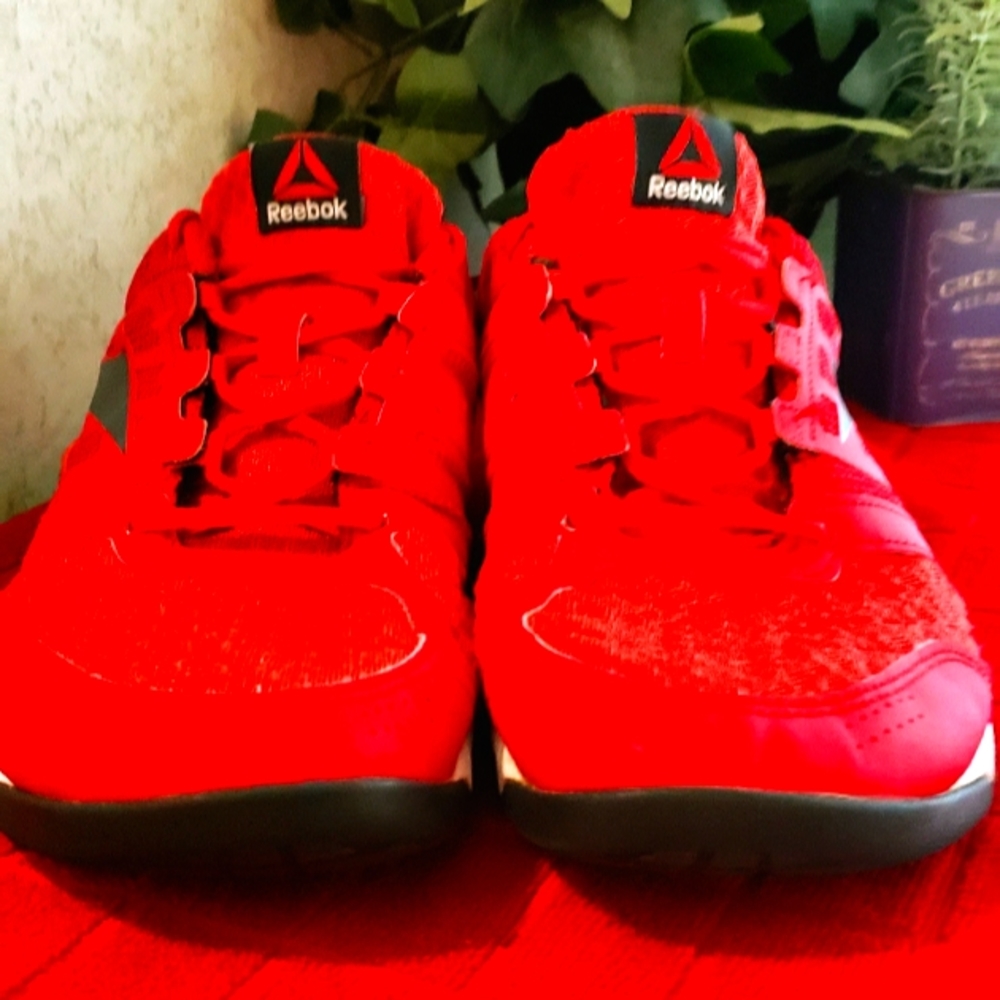 Reebox walking shoes